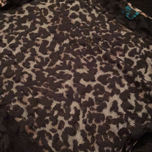 Cheetah print crop top with black lace back. Small - Picture 5 of 5
